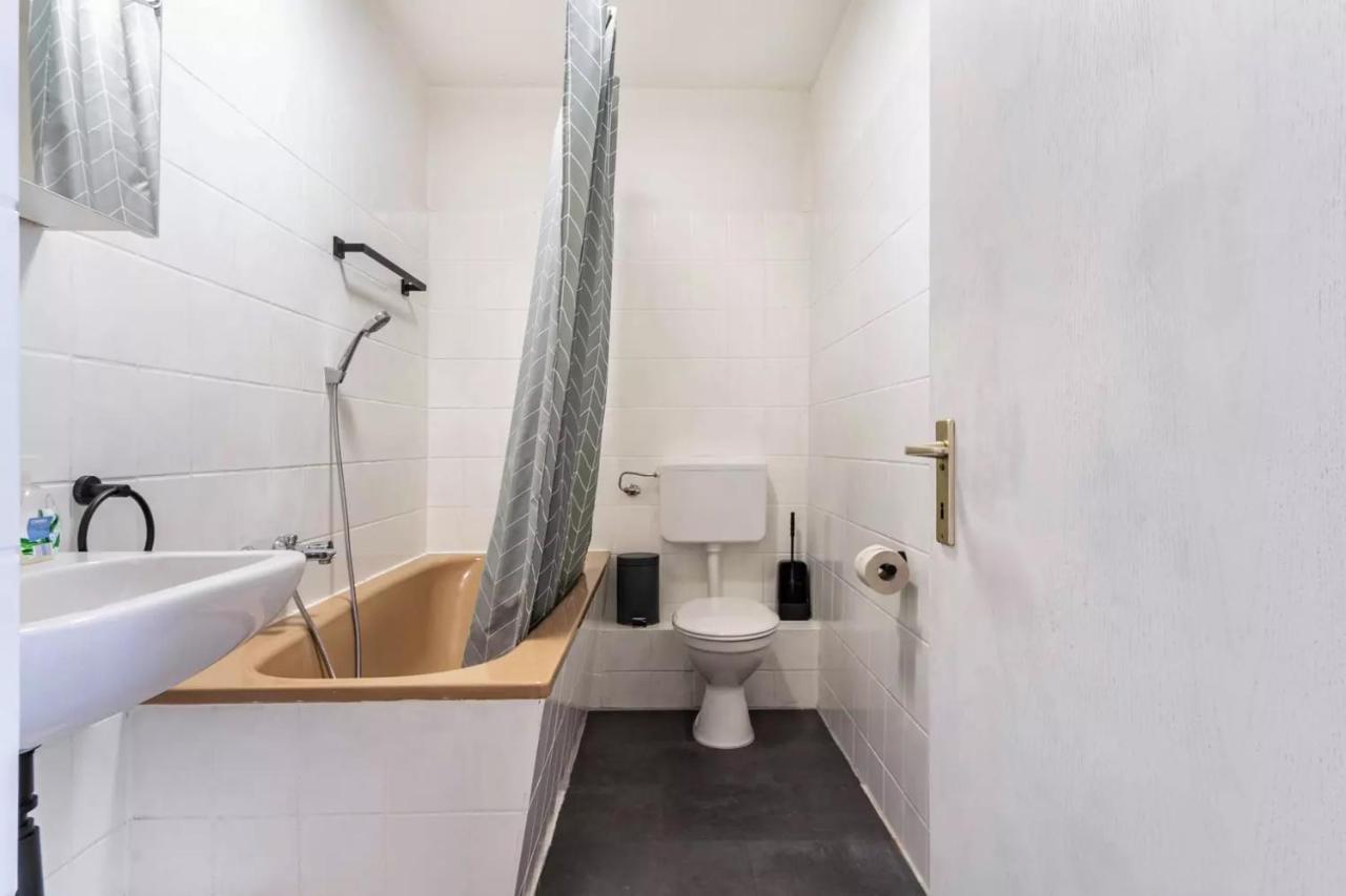 Next Home - Free Parking & Wifi - Badewanne Duisburg Exterior photo
